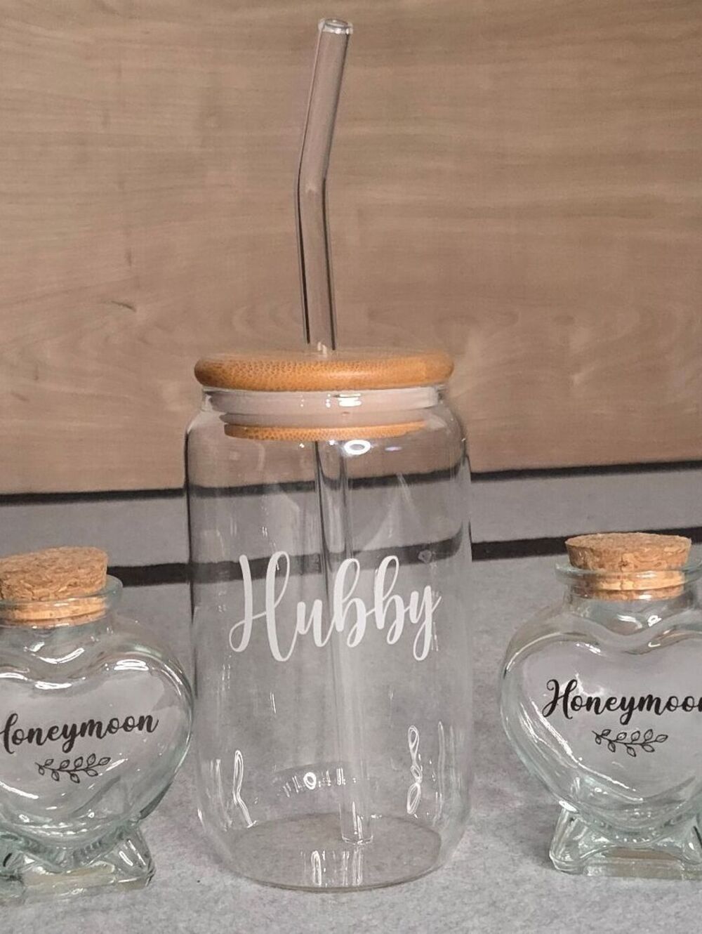 Hubby Glass Tumbler with Bamboo Lid & Straw + 2 Honeymoon Heart Cork Bottles